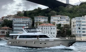 romoas travel yacht