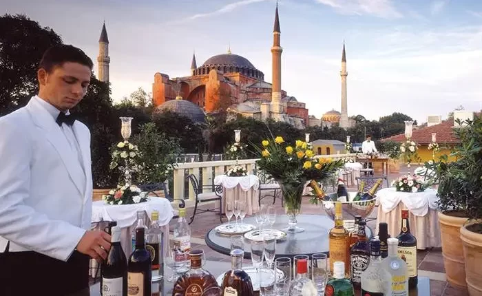 Four-Seasons-Hotel-Istanbul-at-Sultanahmet