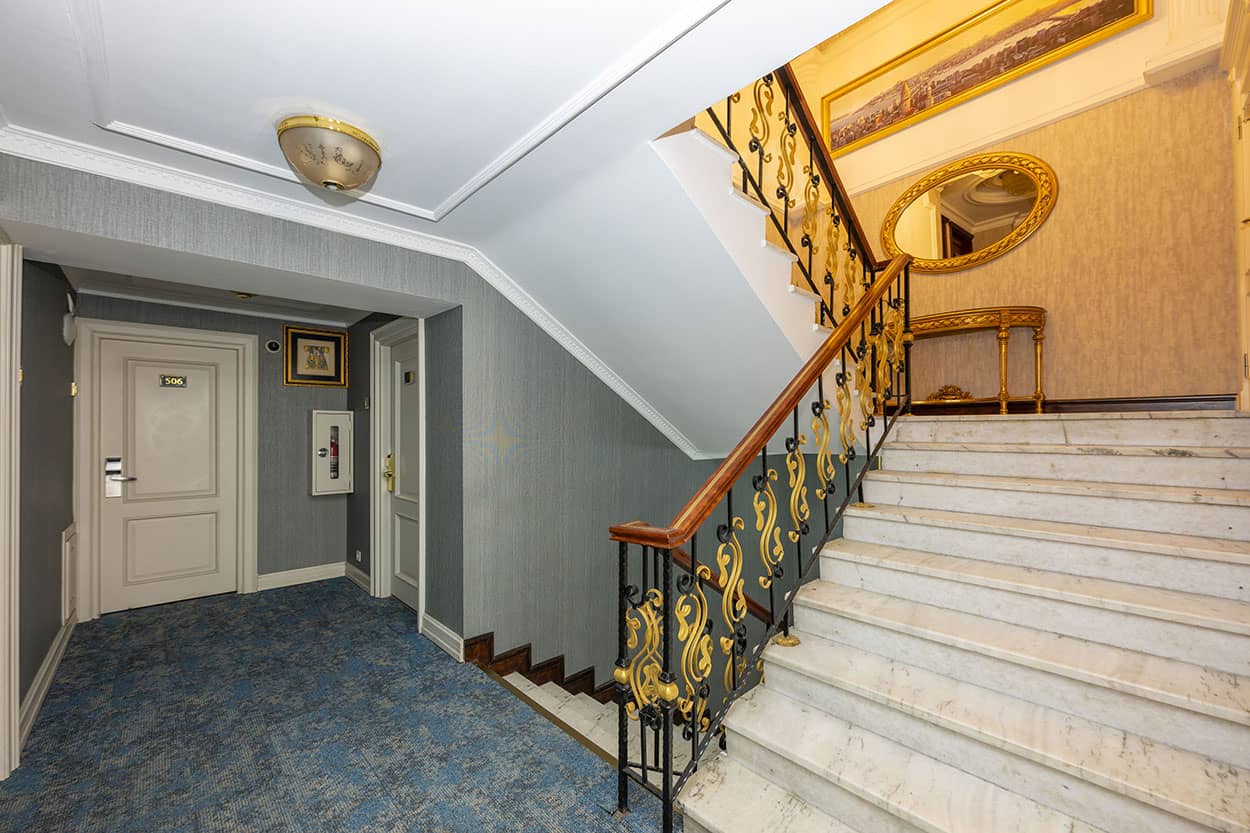 arden city hotel hall