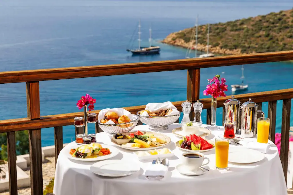 bodrum hotel kempinski barbaros