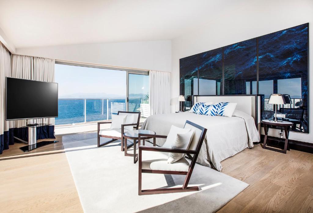 charisma de luxe hotel suite room