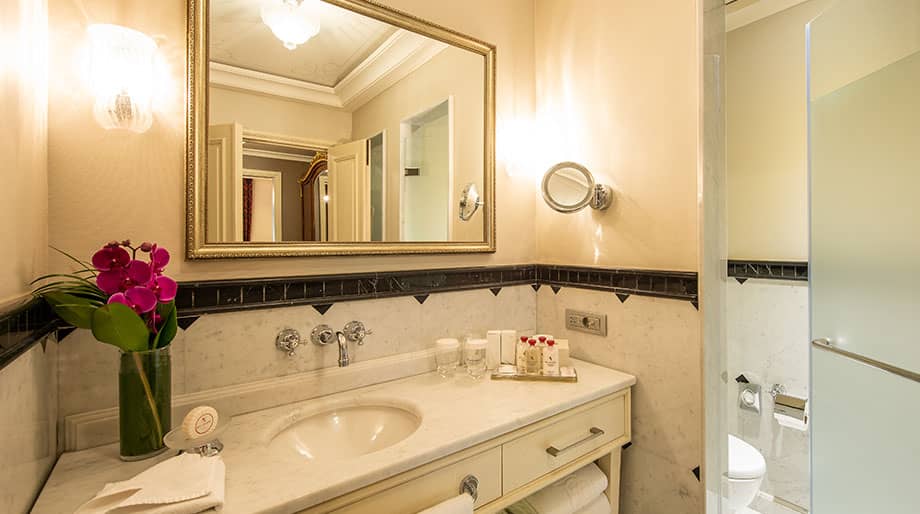 deluxe pera view room istanbul