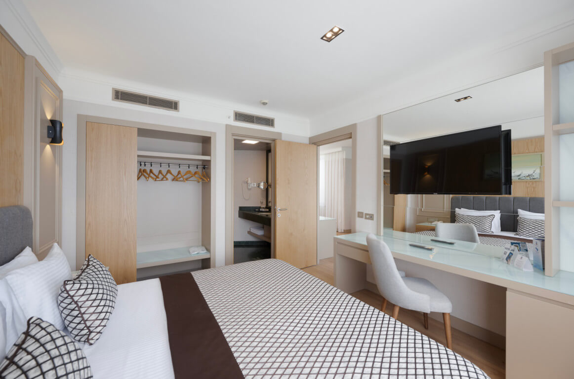 porto bello hotel antalya junior suite room