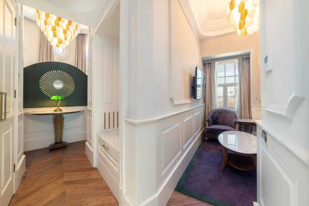 room executive suite orient bank