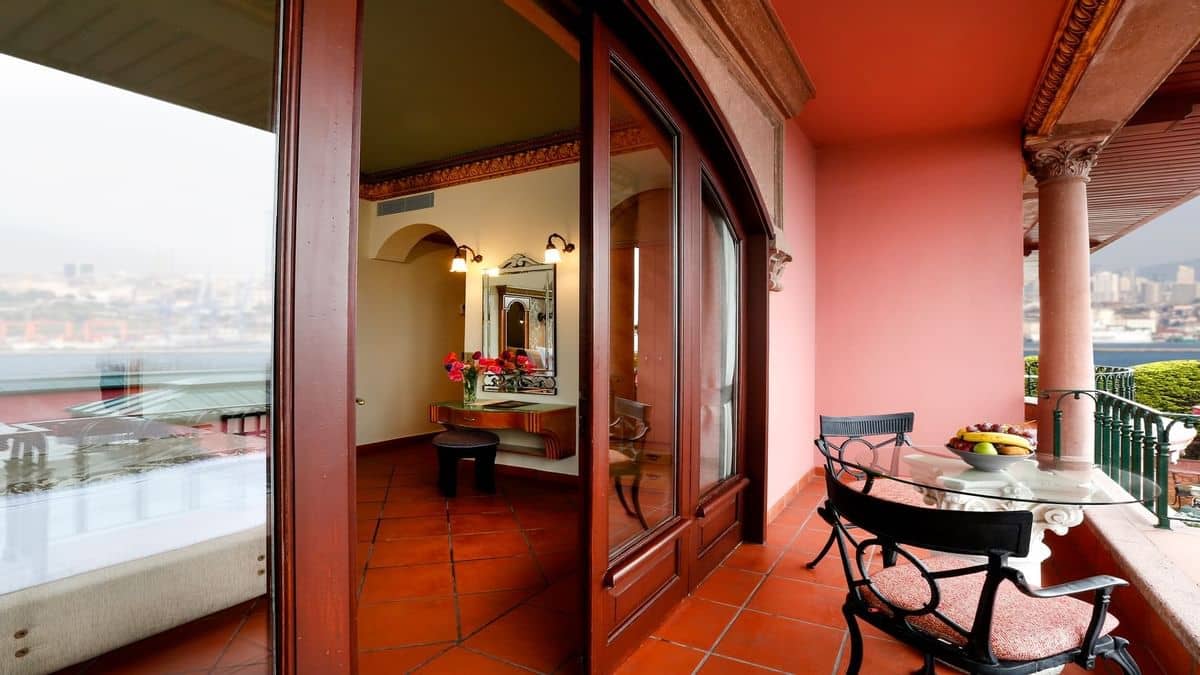 sultanahmet palace deluxe room with sea view
