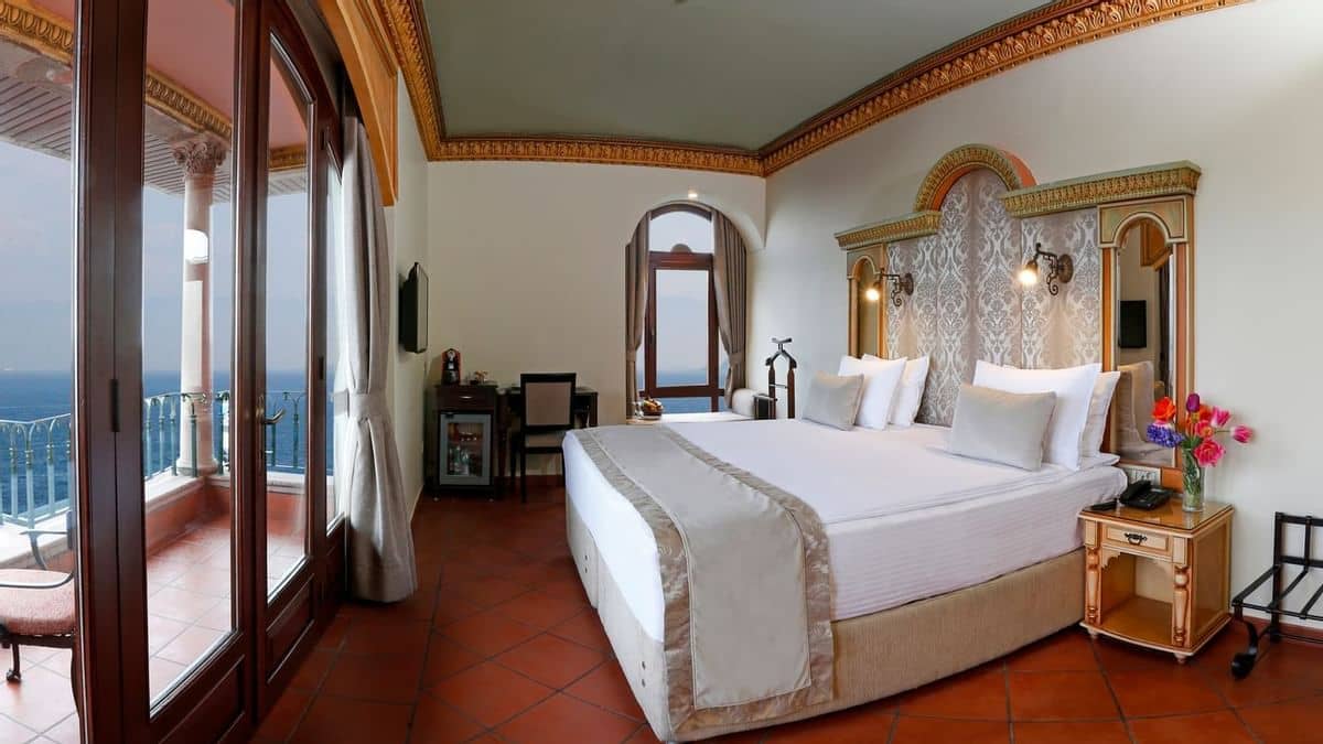 sultanahmet palace hotel deluxe room with sea view